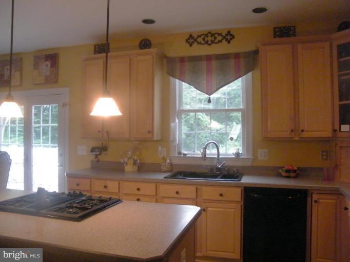 5648 Gunpowder Road White Marsh, MD 21162 - Photo 9 of 30 Kitchen