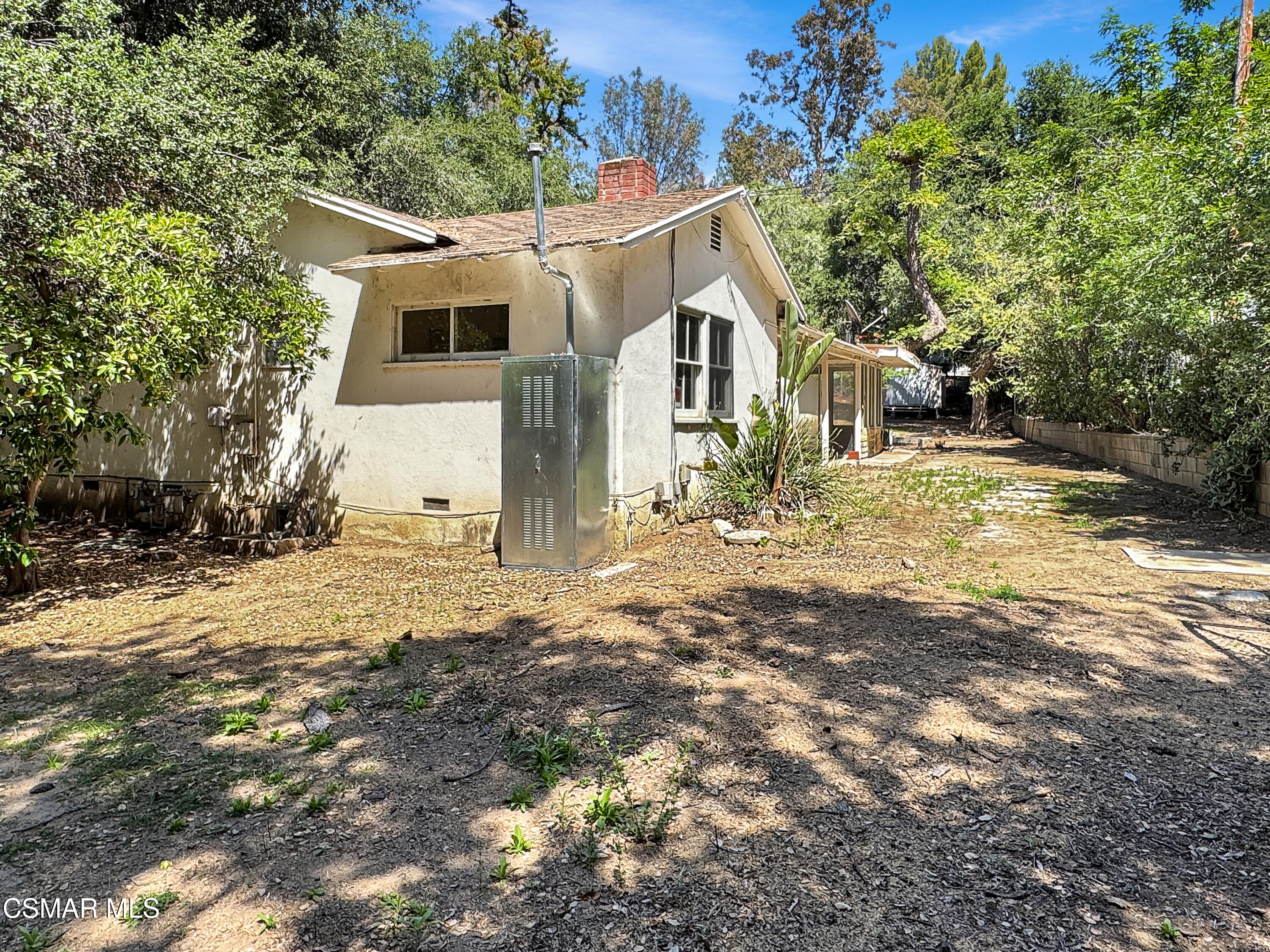 22950 Humming Bird Way Calabasas, CA 91302 - Photo 12 of 41 5 15