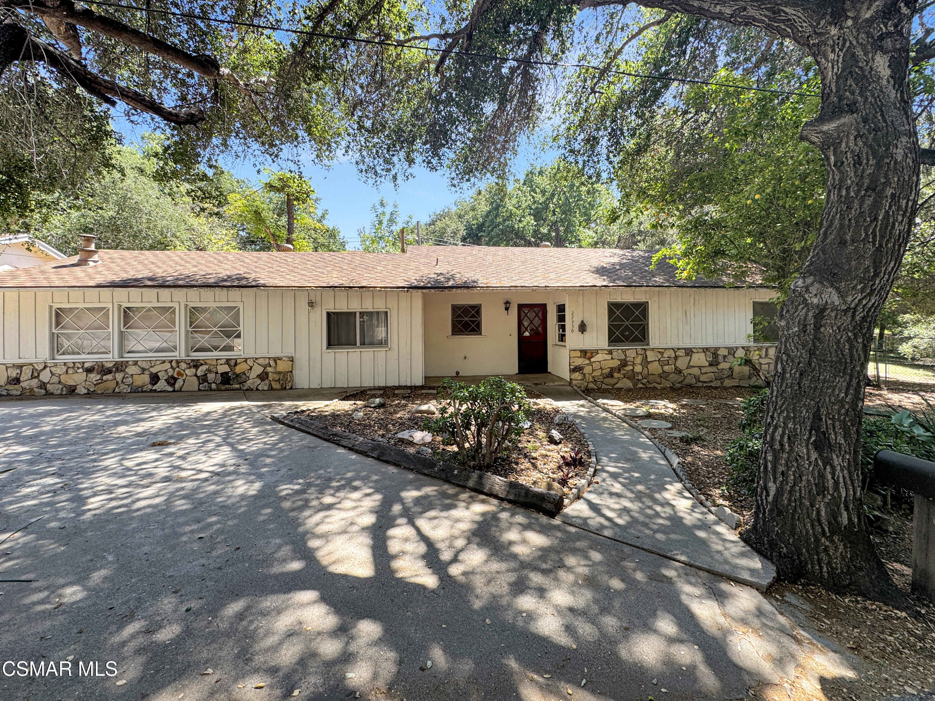 22950 Humming Bird Way Calabasas, CA 91302 - Photo 2 of 41 1 3