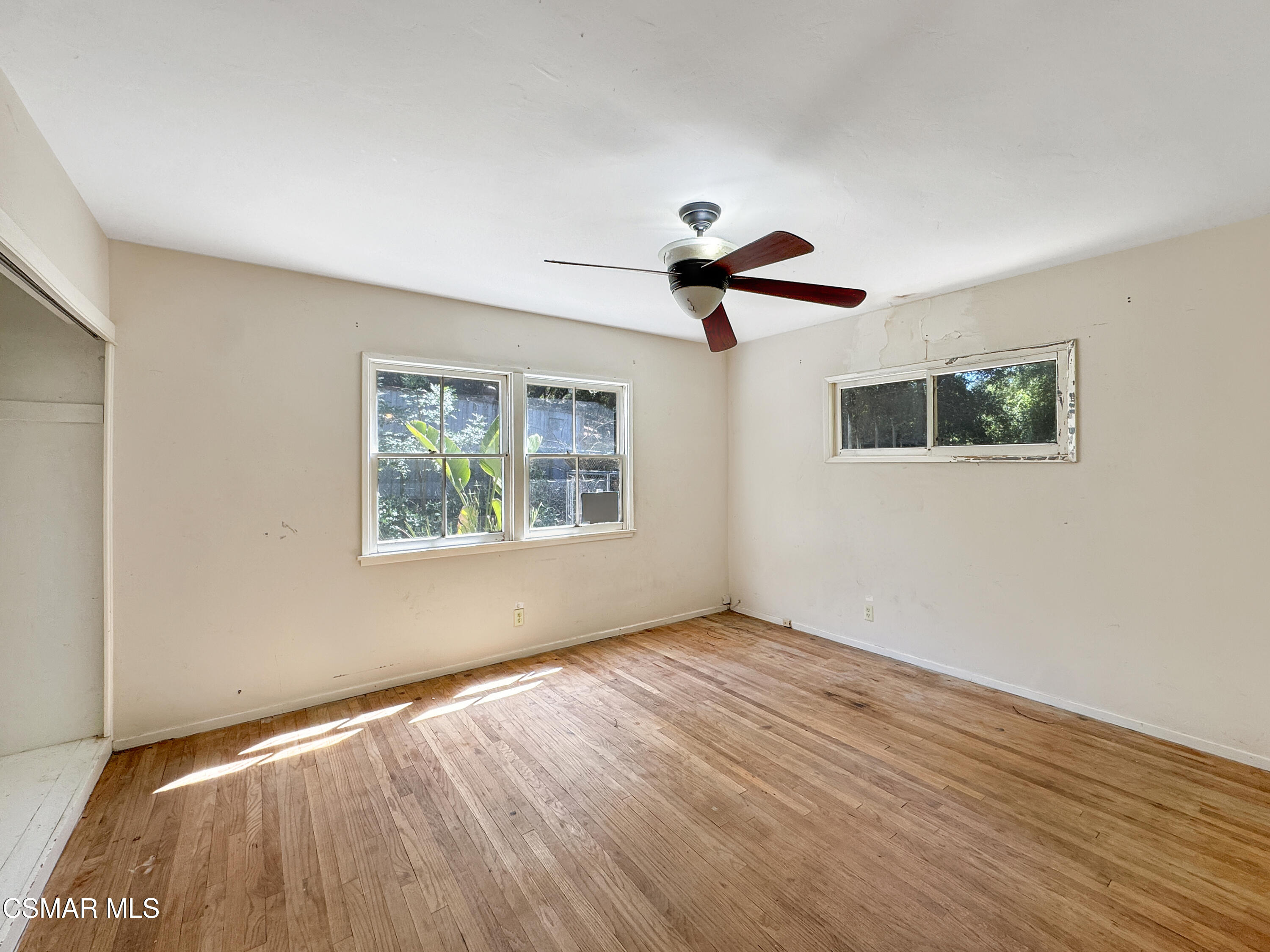 22950 Humming Bird Way Calabasas, CA 91302 - Photo 25 of 41 17 1