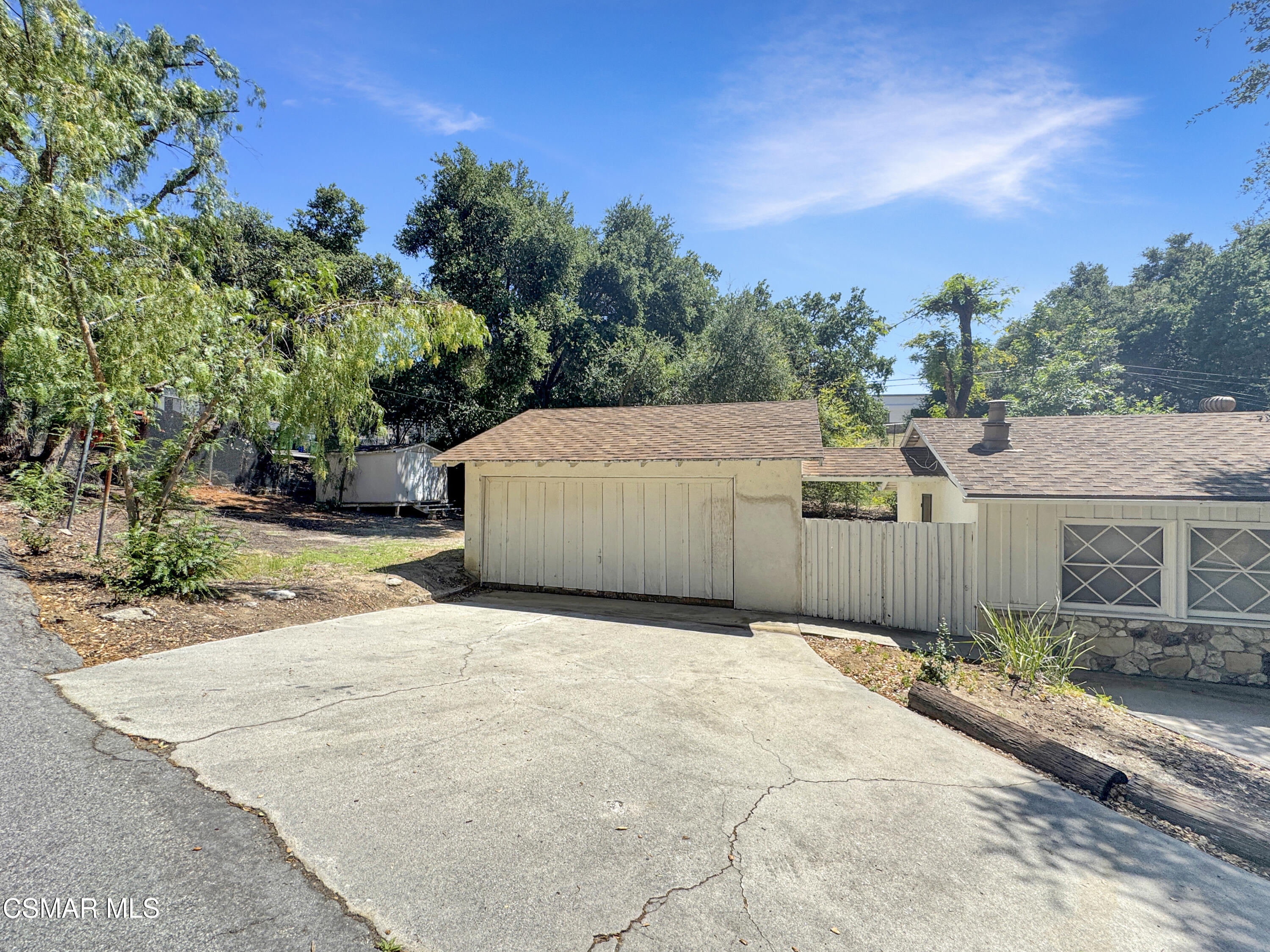 22950 Humming Bird Way Calabasas, CA 91302 - Photo 5 of 41 1 11
