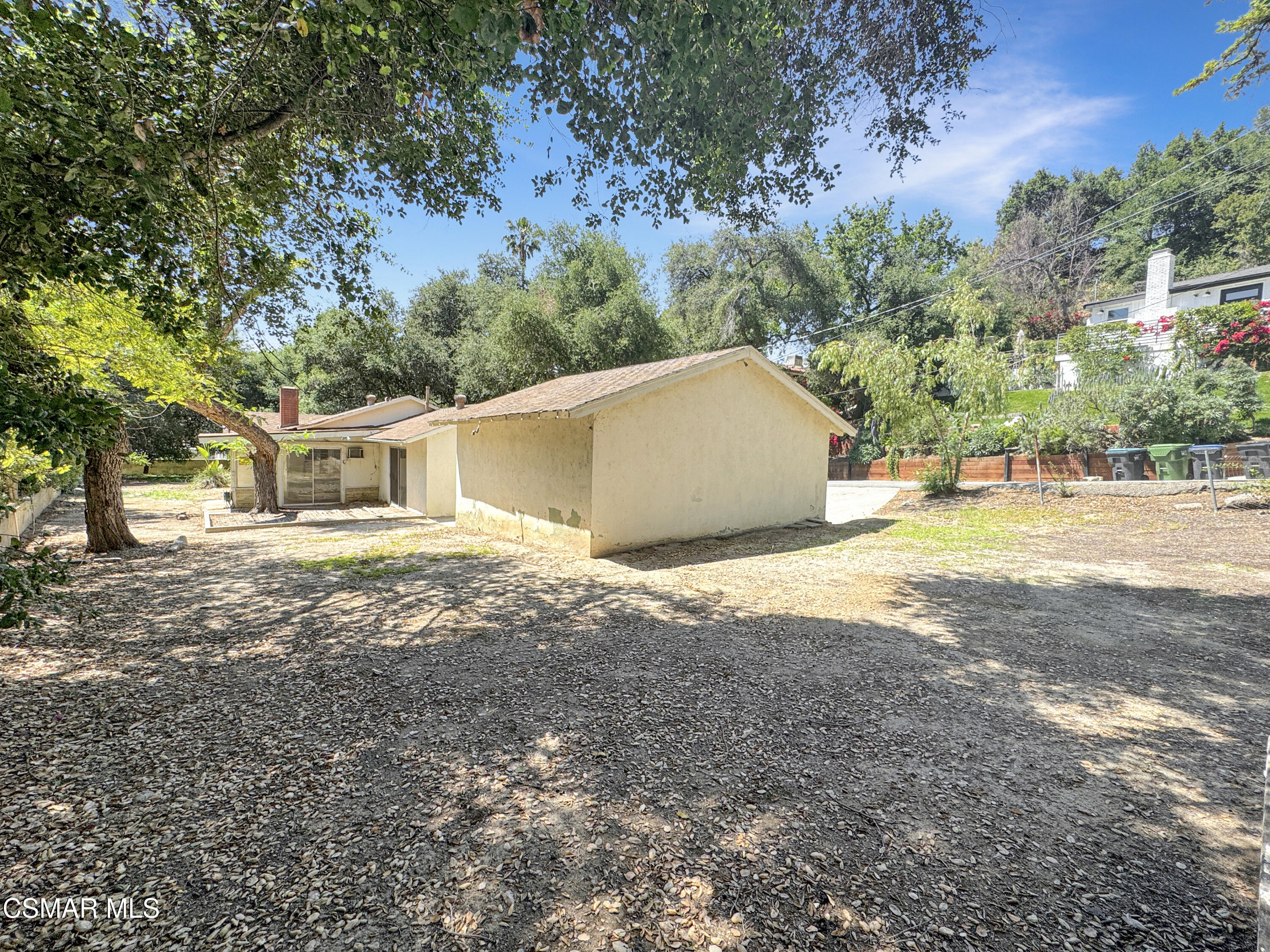 22950 Humming Bird Way Calabasas, CA 91302 - Photo 9 of 41 5 8