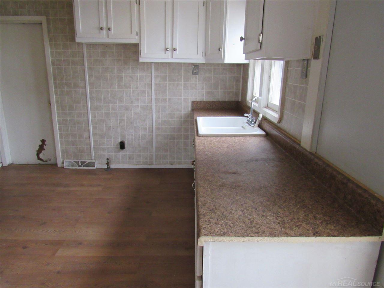 3015 Emmons Avenue Rochester Hills, MI 48307 - Photo 28 of 39