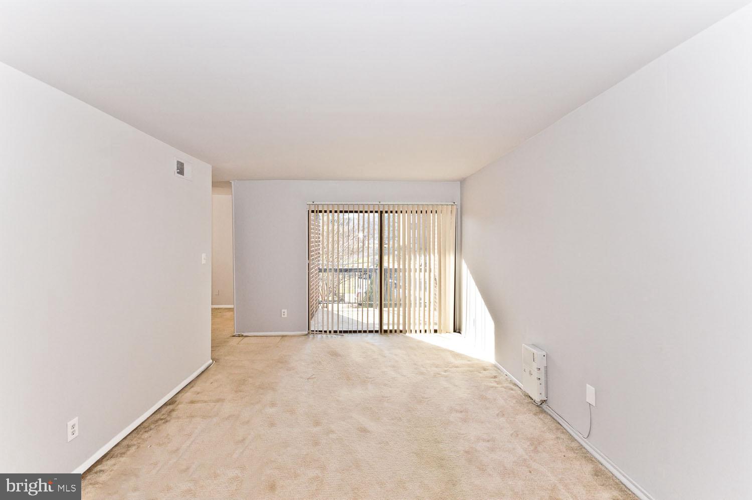 11238 Cherry Hill Road, Unit 40 Beltsville, MD 20705 - Photo 6 of 33 Living Room