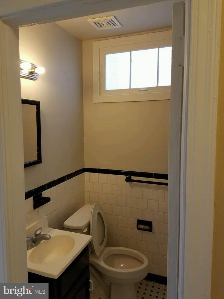 2010 Rosedale Street Northeast Washington, DC 20002 - Photo 11 of 11 Bath