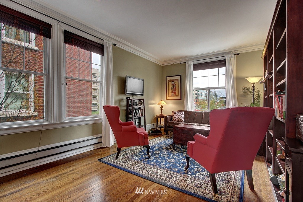 615 Boren Avenue, Unit 27 Seattle, WA 98104 - Photo 11 of 19