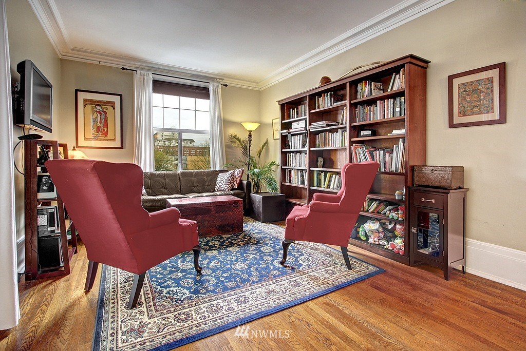 615 Boren Avenue, Unit 27 Seattle, WA 98104 - Photo 10 of 19