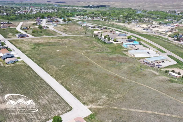 $79,900 | 544 Emigrant Drive, Glenrock, WY 82637