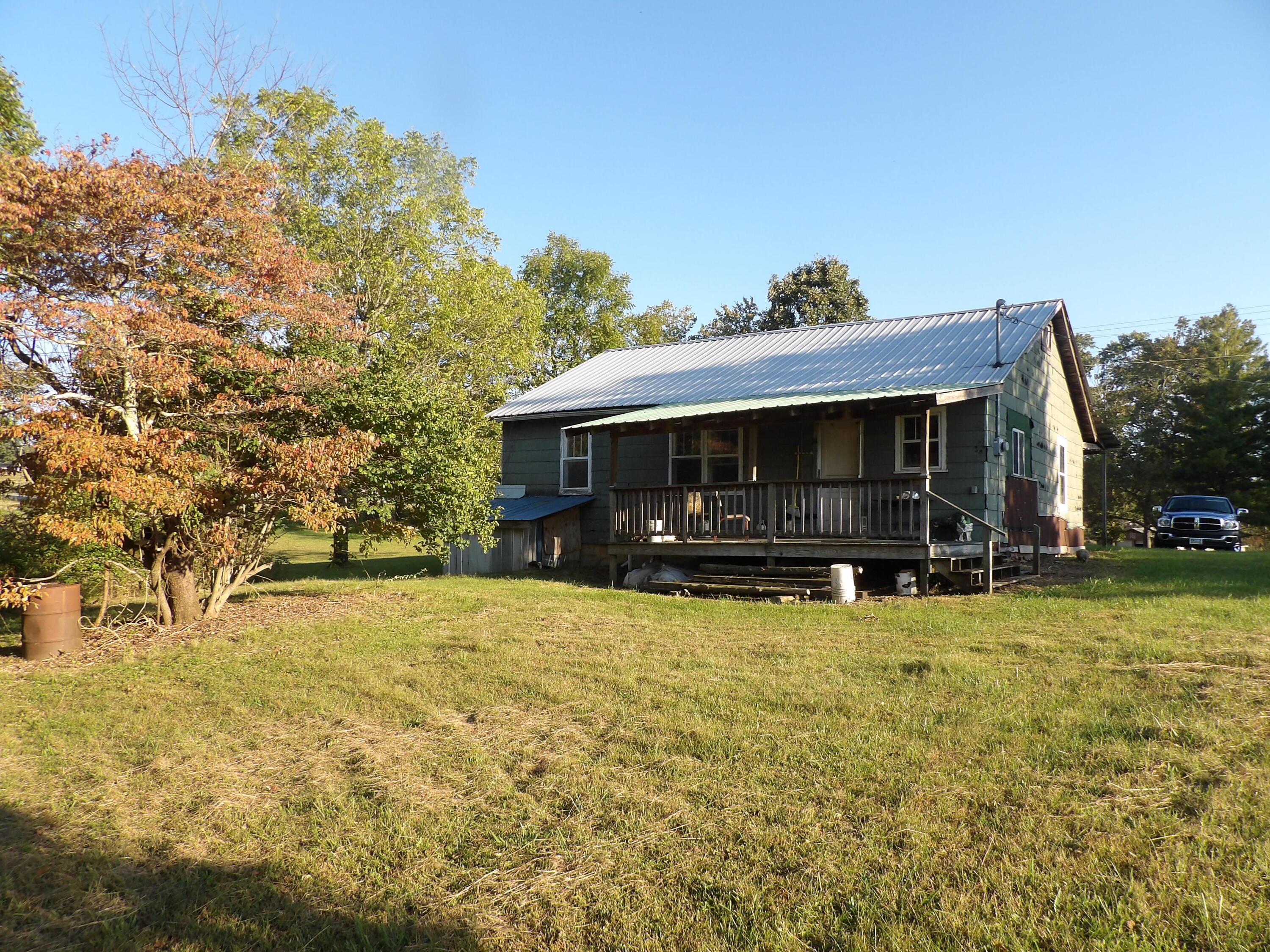 1161 Panter Bottom Road Pikeville, TN 37367 - Photo 4 of 19 100_3360