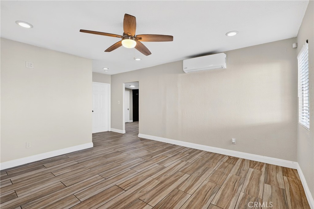 806 West Spruce Street Compton, CA 90220 - Photo 5 of 29