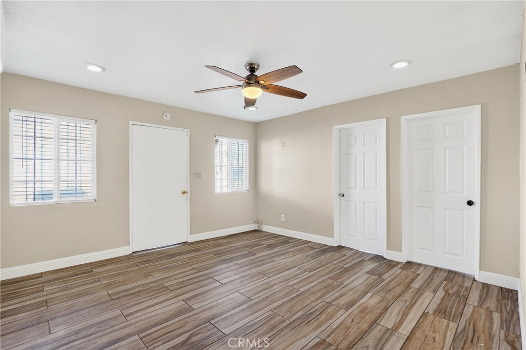 806 West Spruce Street Compton, CA 90220 - Photo 6 of 29