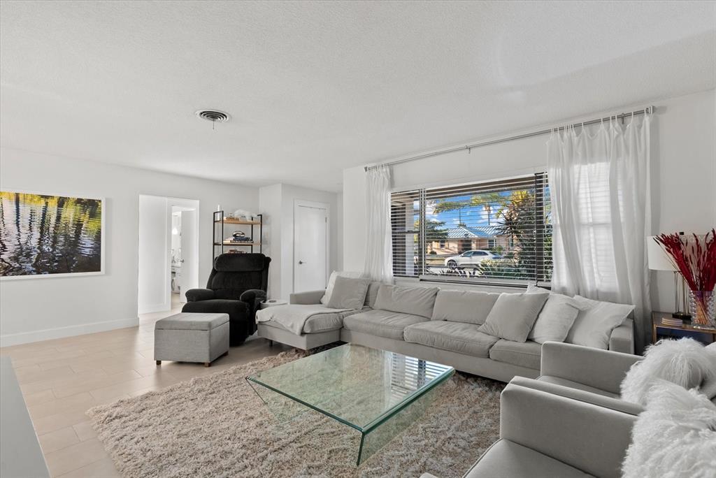 6835 Roxbury Drive Sarasota, FL 34231 - Photo 2 of 29