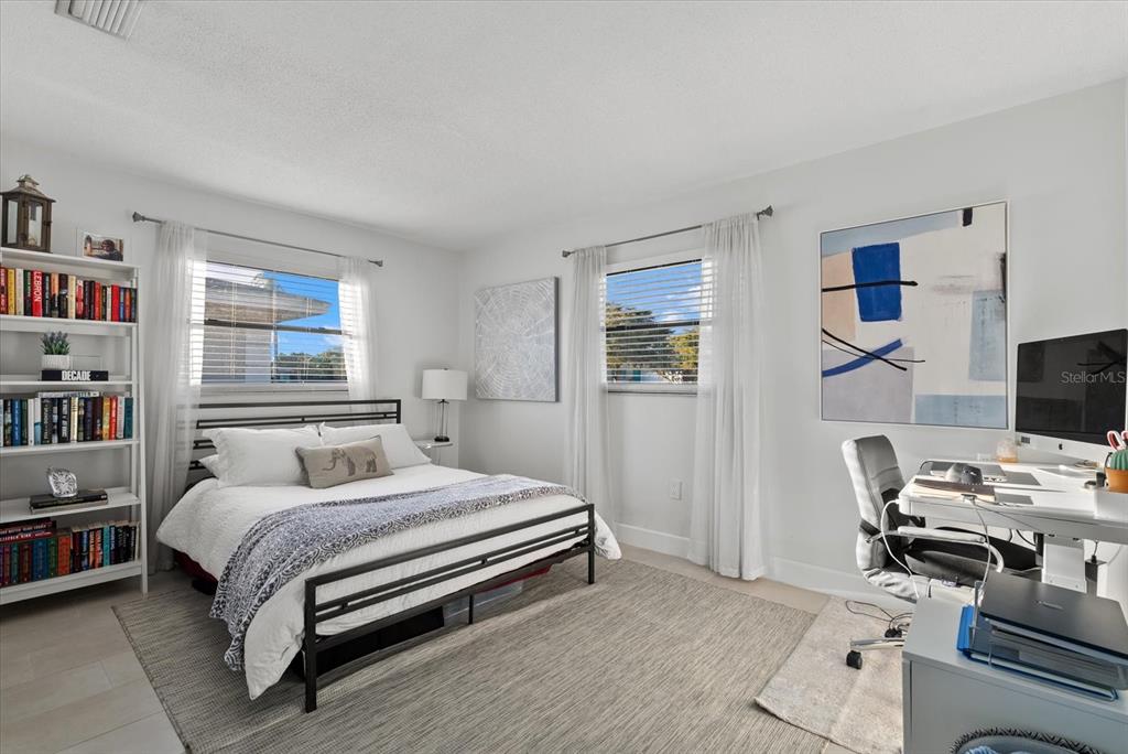 6835 Roxbury Drive Sarasota, FL 34231 - Photo 21 of 29