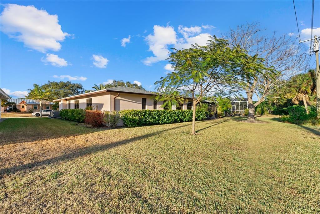 6835 Roxbury Drive Sarasota, FL 34231 - Photo 28 of 29