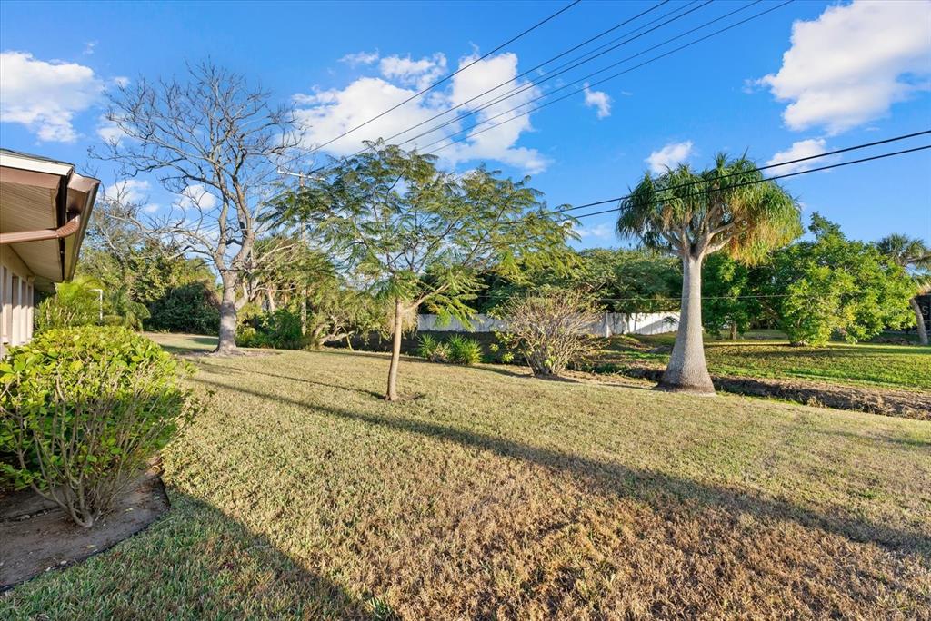 6835 Roxbury Drive Sarasota, FL 34231 - Photo 29 of 29