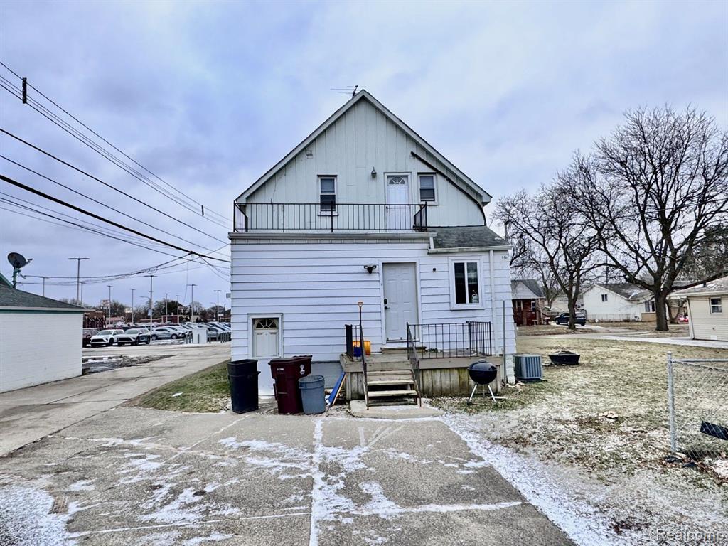 7583 Henry Street Center Line, MI 48015 - Photo 5 of 20