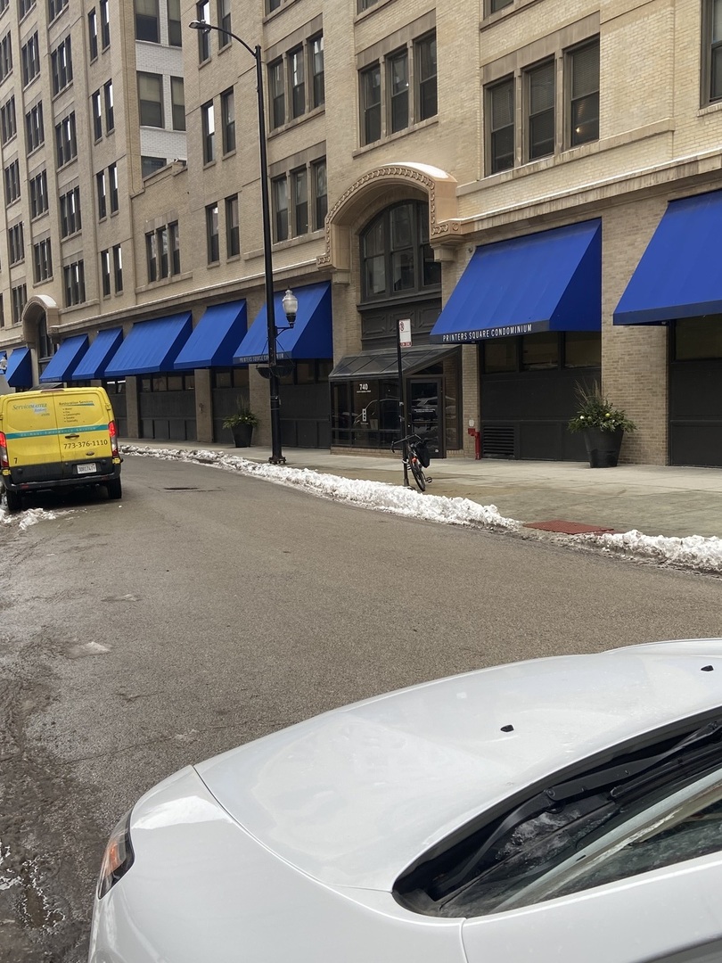 740 South Federal Street, Unit 404 Chicago, IL 60605 - Photo 1 of 14