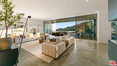 $12,896,999 | 2341 Gloaming Way, Beverly Hills, CA 90210