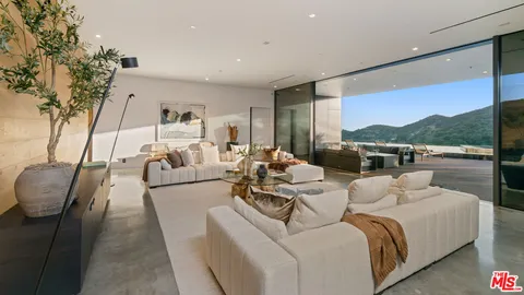 $12,896,999 | 2341 Gloaming Way, Beverly Hills, CA 90210