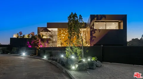 $12,896,999 | 2341 Gloaming Way, Beverly Hills, CA 90210