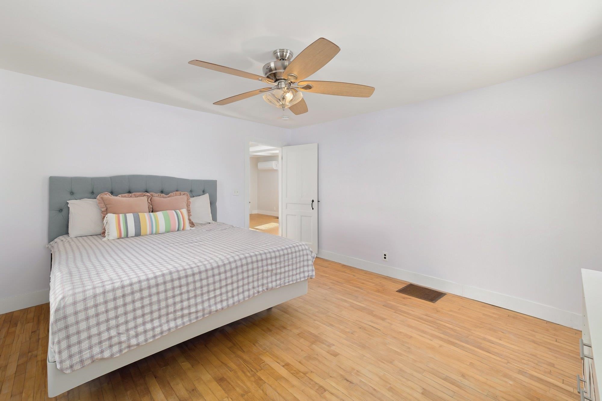 227 Hollow Road Waterbury, VT 05677 - Photo 13 of 44