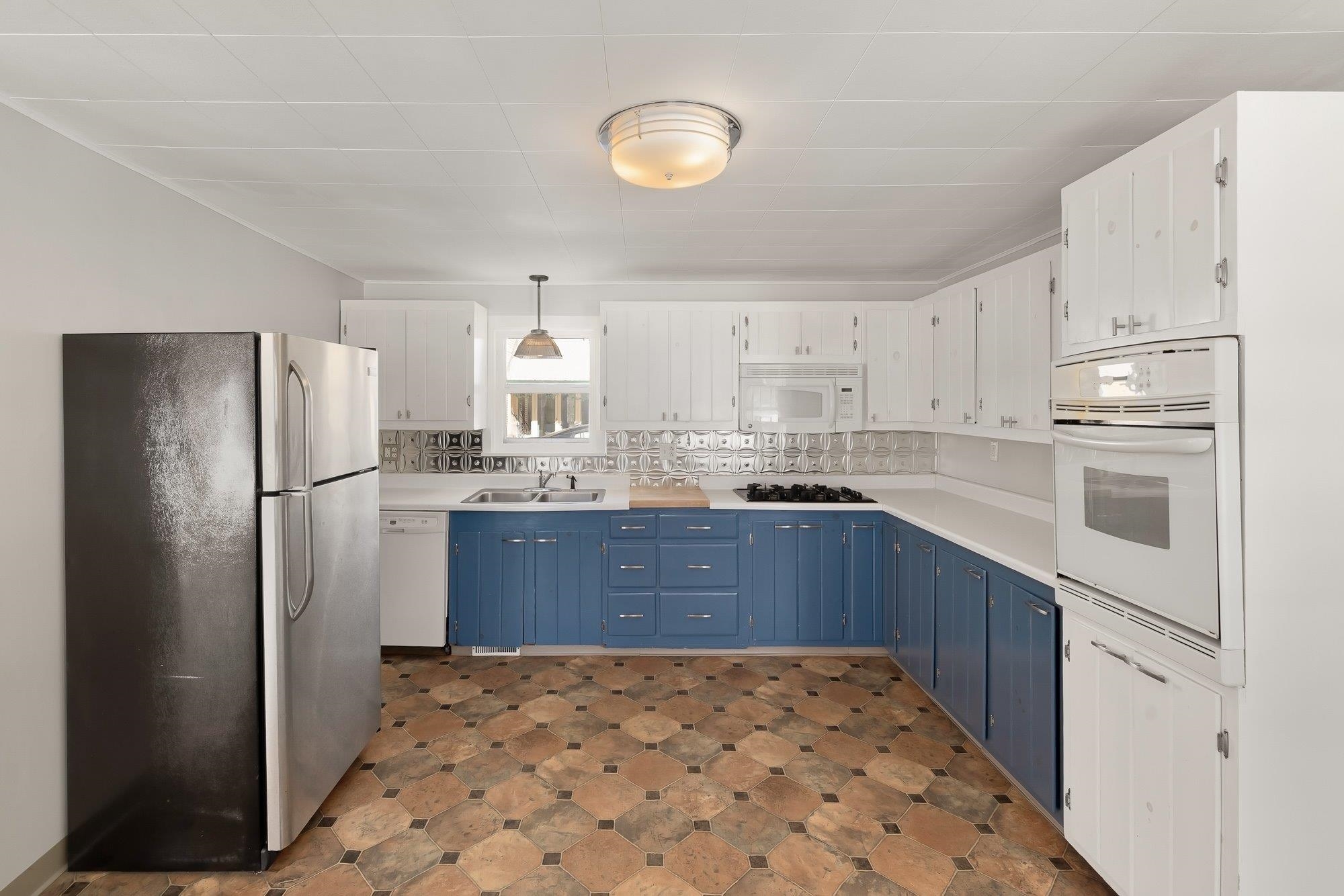 227 Hollow Road Waterbury, VT 05677 - Photo 10 of 44