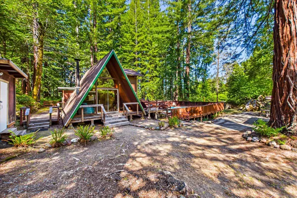 $325,000 | 676 Spring Canyon Lane, Phillipsville, CA 95559