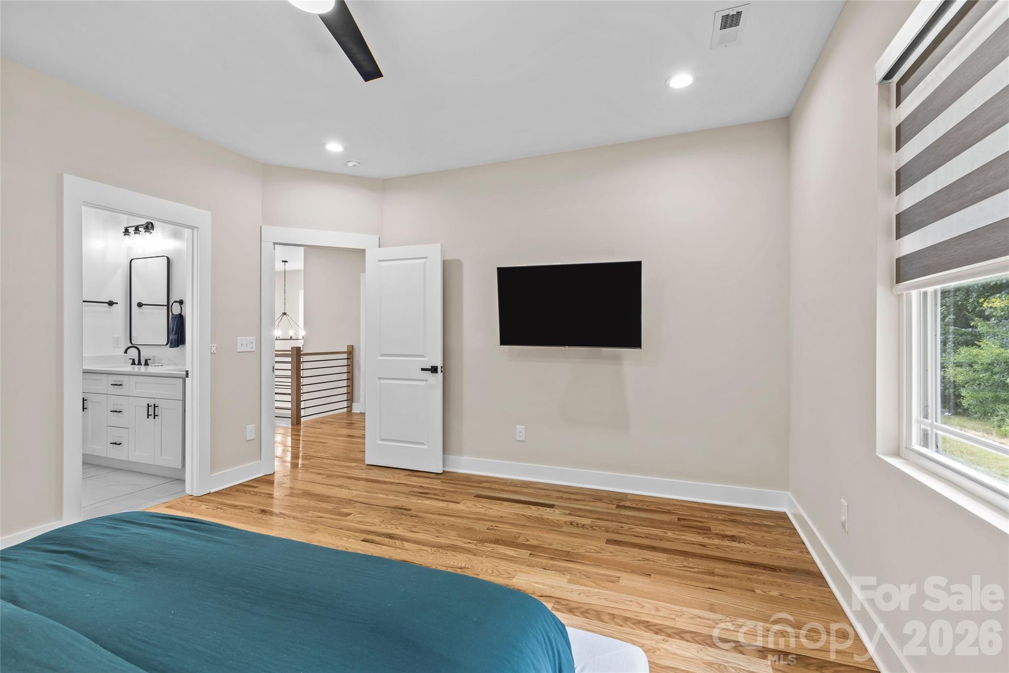 8925 Harrisburg Road Charlotte, NC 28215 - Photo 17 of 37 a view of a livingroom with furniture