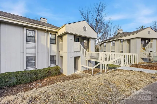$269,900 | 1605 Abbey Circle, Asheville, NC 28805