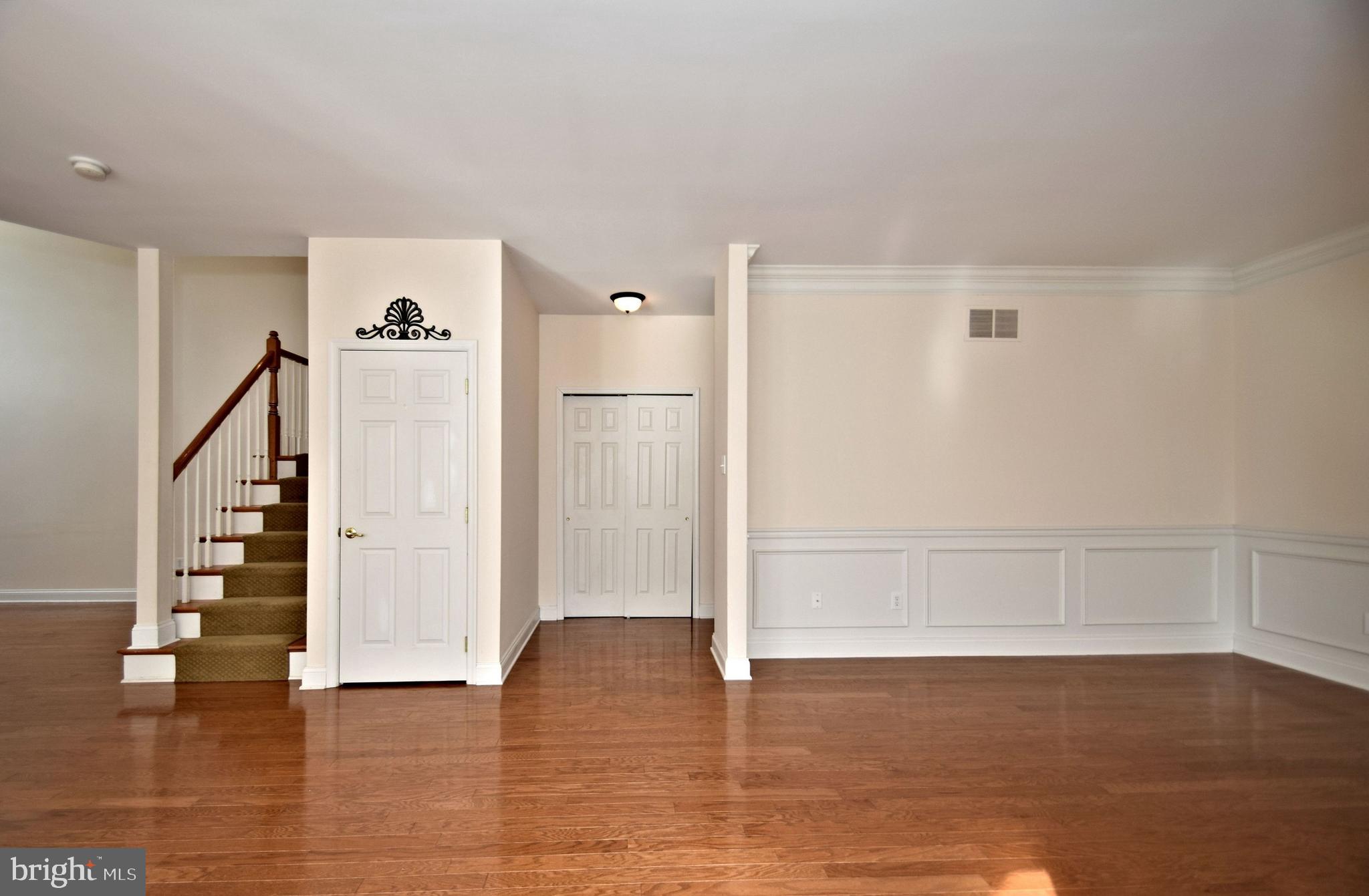10 Wellington Road Newtown, PA 18940 - Photo 2 of 24 Foyer with hardwood floors
