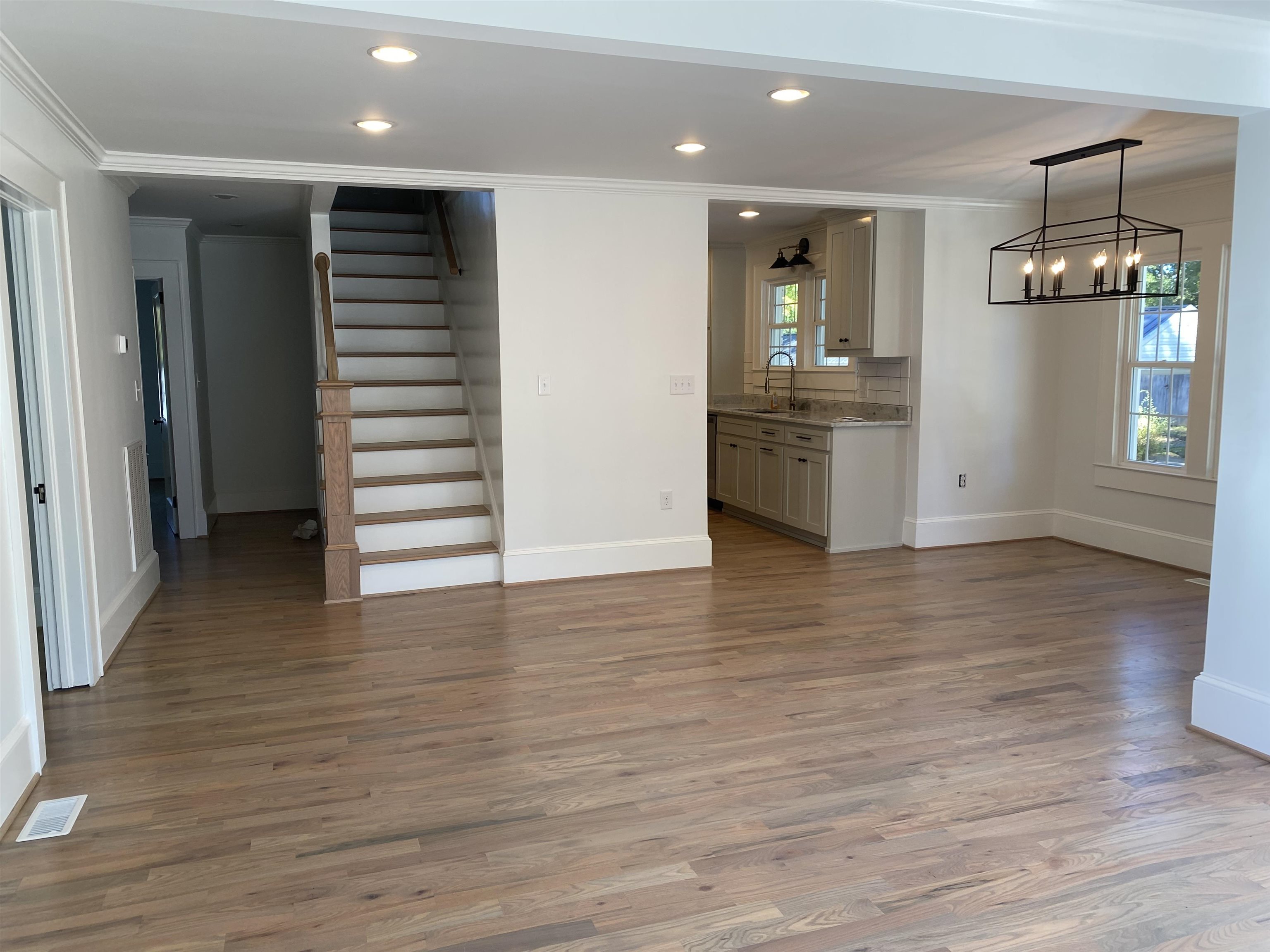 508 South Limestone Street Gaffney, SC 29340 - Photo 8 of 33 Gallery Image 8