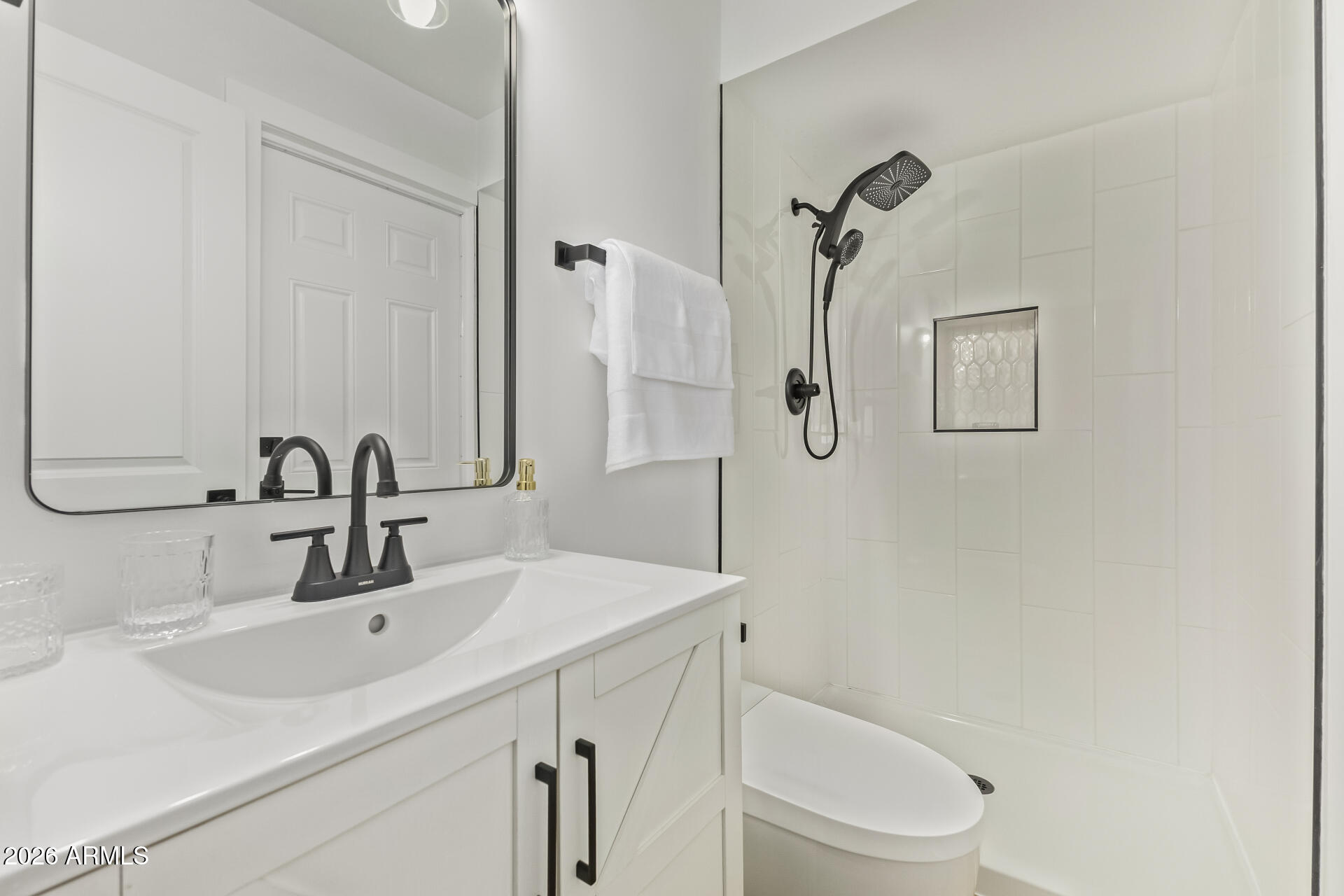 3640 West Hearn Road Phoenix, AZ 85053 - Photo 13 of 46 20 - Hearn