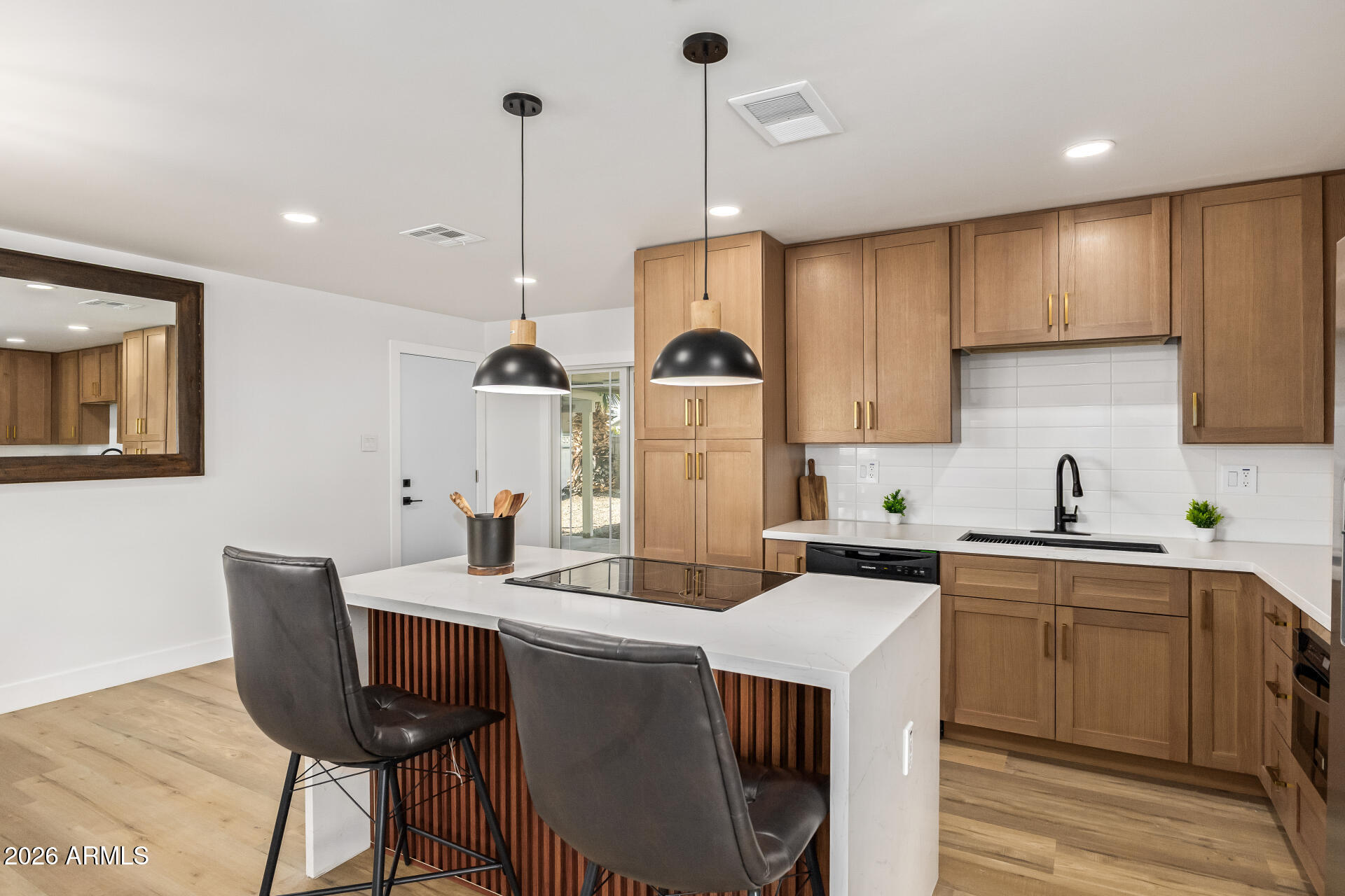 3640 West Hearn Road Phoenix, AZ 85053 - Photo 3 of 46 12 - Hearn