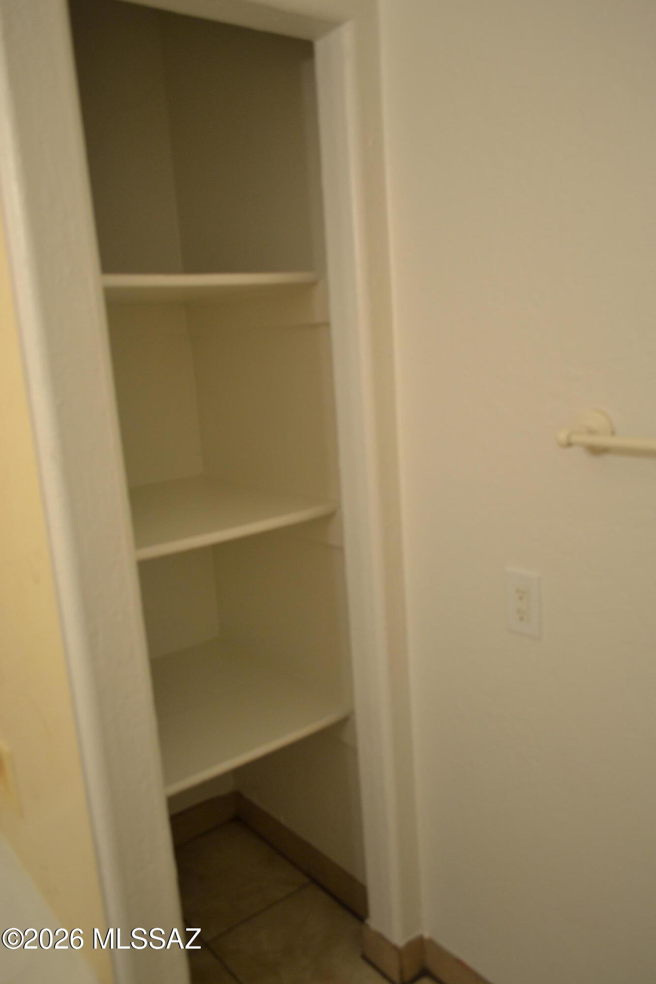 137 West Macarthur Street, Unit B2 Tucson, AZ 85714 - Photo 11 of 15 DSC_0601