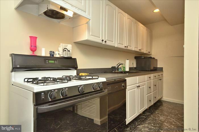 6317 Willowfield Way Springfield, VA 22150 - Photo 8 of 30 Interior (General)