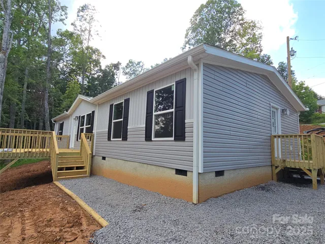 $319,000 | 22 McGee Hl Road, Fairview, NC 28730