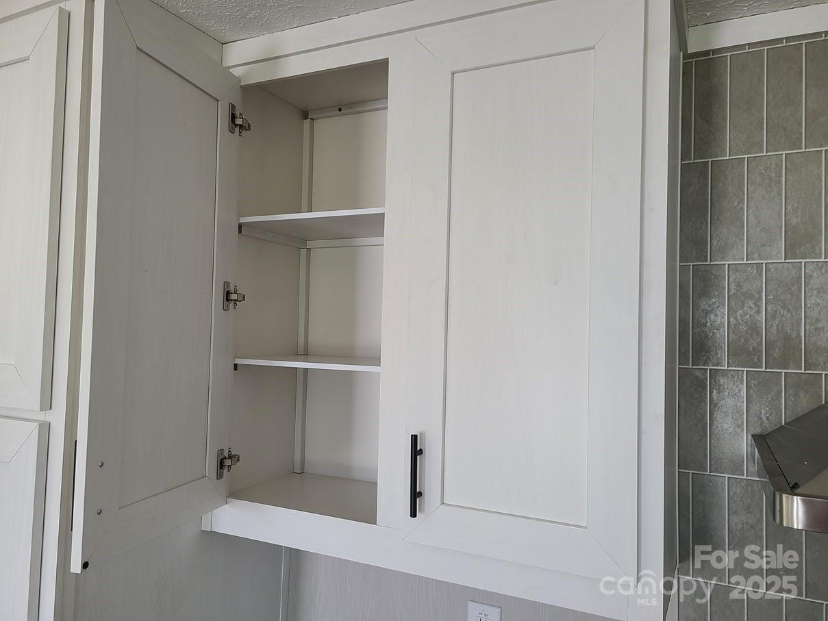 22 McGee Hl Road Fairview, NC 28730 - Photo 9 of 36