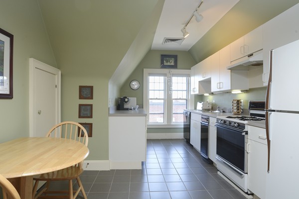 124 Winthrop Road, Unit 7 Brookline, MA 02445 - Photo 12 of 14