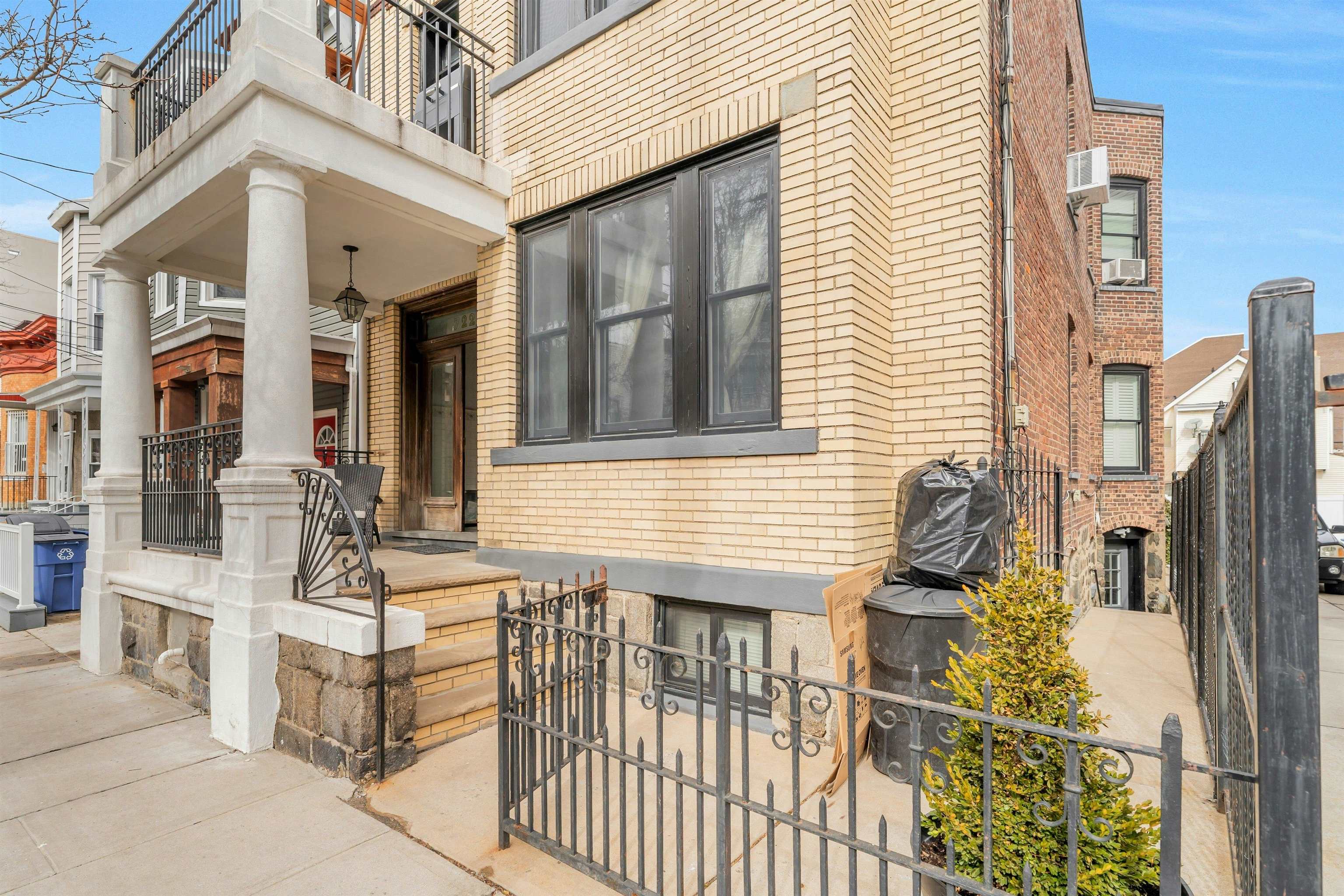 722 27th Street, Unit G Union City, NJ 07087 - Photo 24 of 25 a view of a house with a balcony