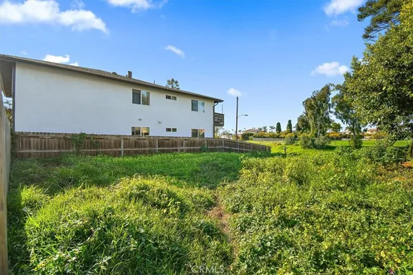 $1,100,000 | 227 West El Portal, San Clemente, CA 92672