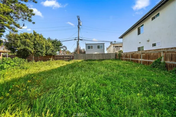 $1,100,000 | 227 West El Portal, San Clemente, CA 92672