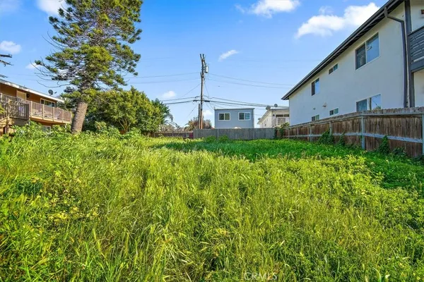 $1,100,000 | 227 West El Portal, San Clemente, CA 92672