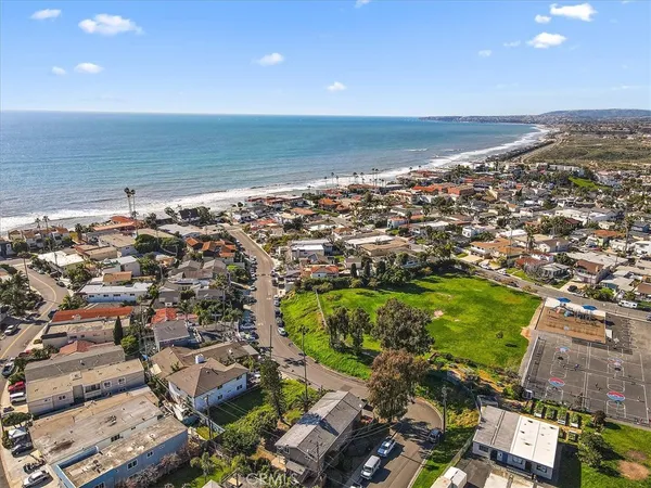 $1,100,000 | 227 West El Portal, San Clemente, CA 92672