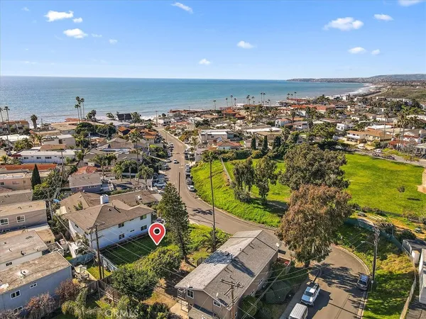 $1,100,000 | 227 West El Portal, San Clemente, CA 92672