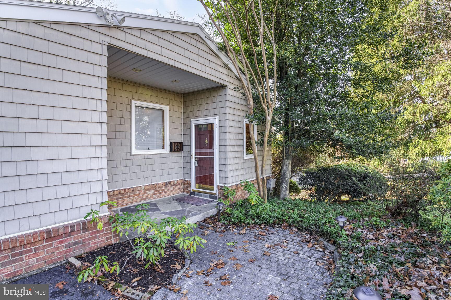 6545 Hitt Avenue McLean, VA 22101 - Photo 2 of 40