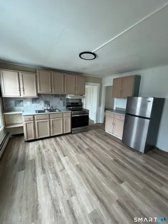 $1,550 | 11 Roosevelt Avenue, Plymouth, CT 06786