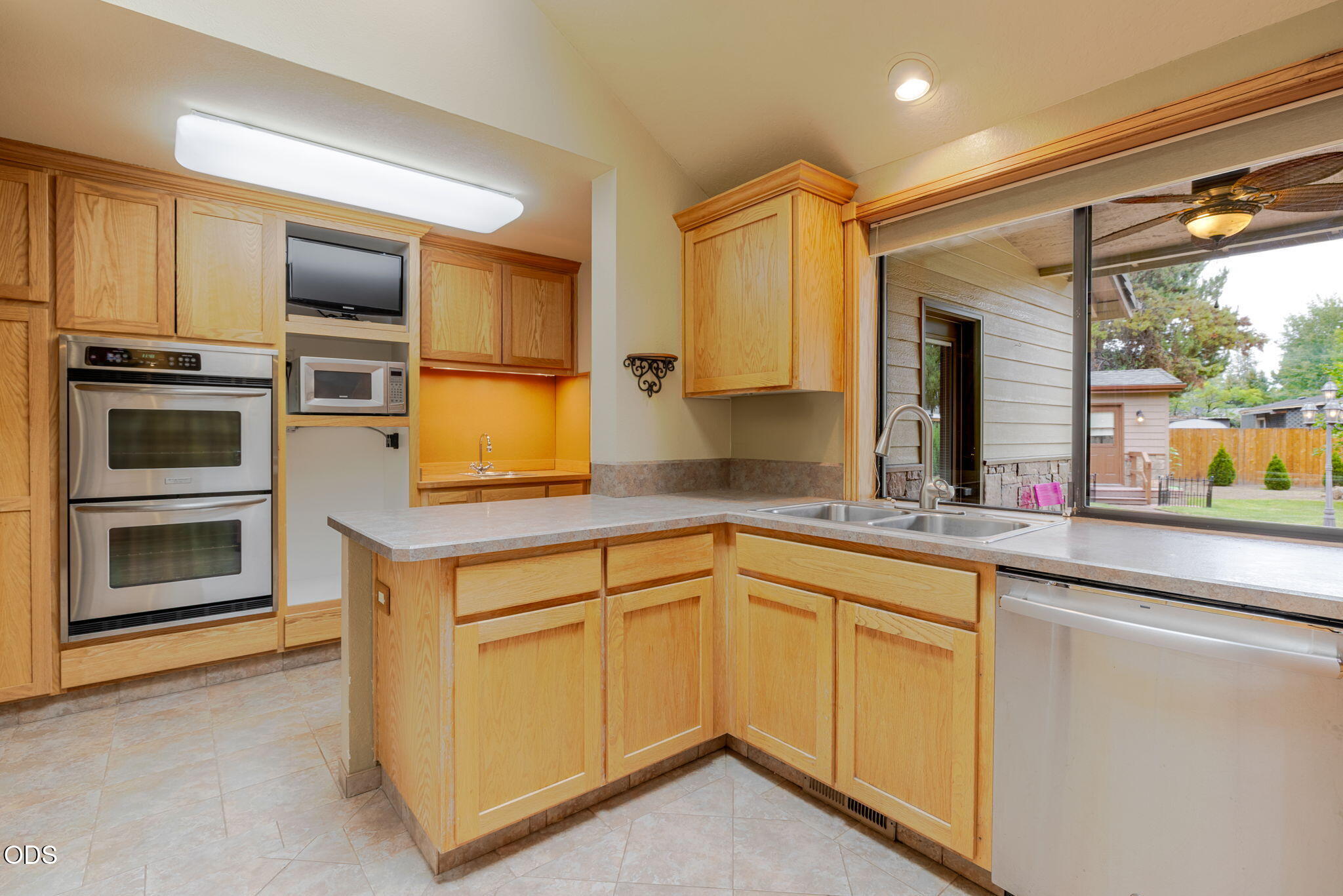 21140 Wilderness Way Bend, OR 97702 - Photo 18 of 101
