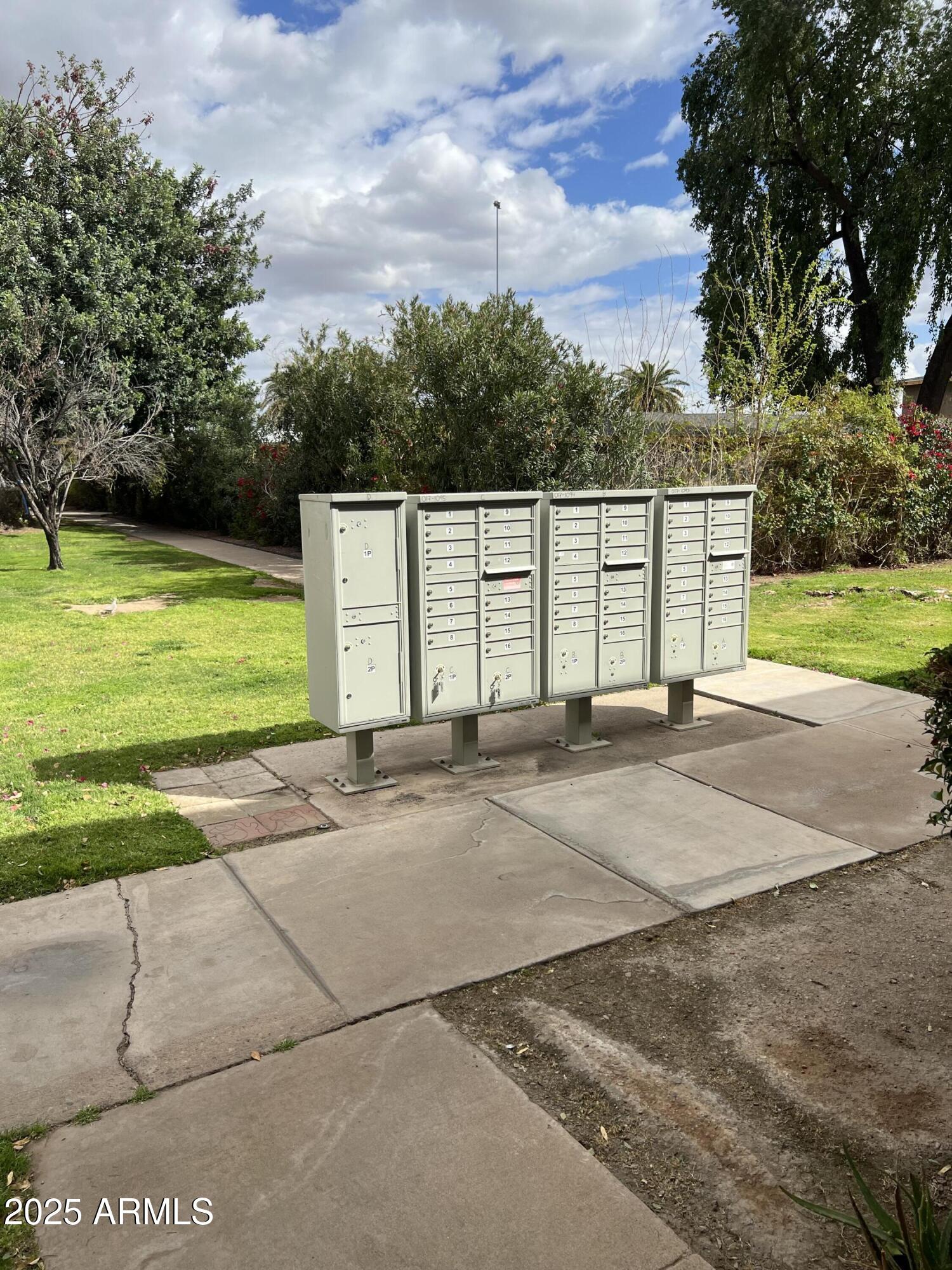 2530 West Berridge Lane, Unit E102 Phoenix, AZ 85017 - Photo 4 of 15