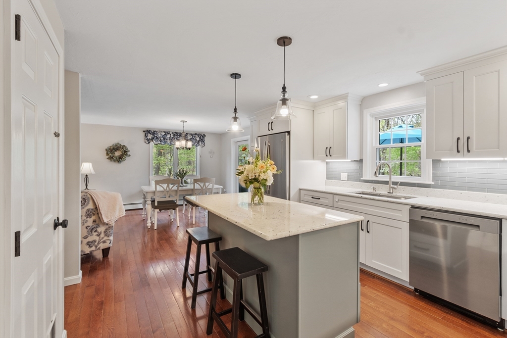 60 Searle Street Georgetown, MA 01833 - Photo 6 of 24