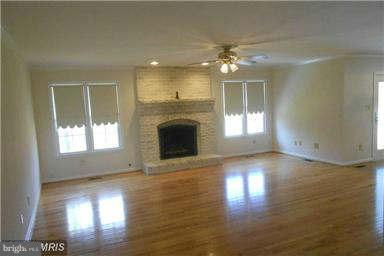 12634 Bristersburg Road Midland, VA 22728 - Photo 6 of 29 Living Room